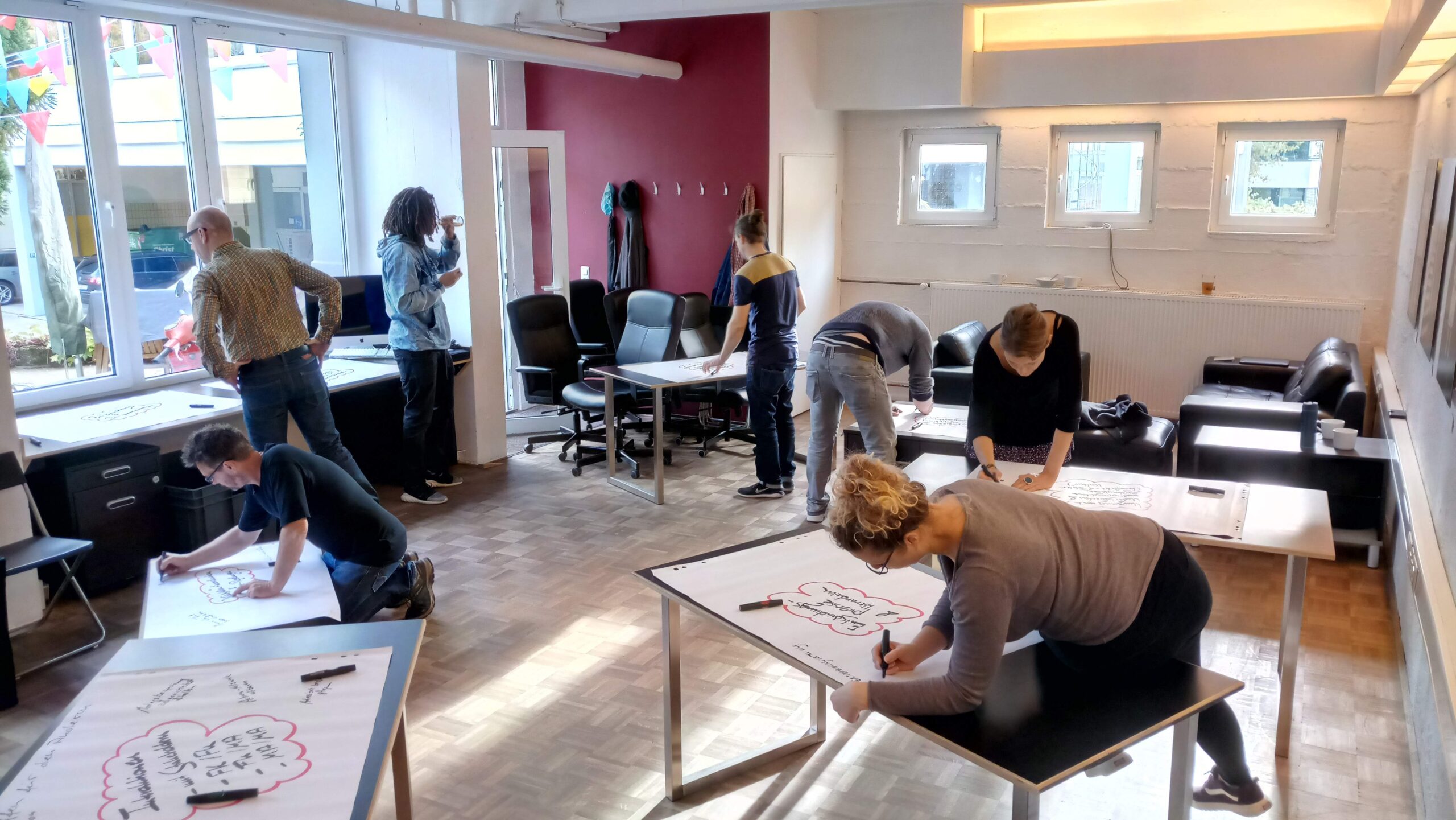 Inhouse Moderation und Workshop am Eichentisch